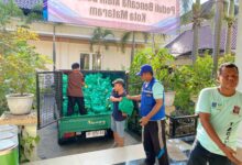 Photo of Bank NTB Syariah Salurkan Bantuan paket Sembako untuk Korban Banjir di Kota Mataram