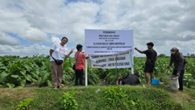 Photo of Zika Siregar serahkan Bukti dugaan Penggeregahan dan Pencurian ke Penyidik Polres Loteng
