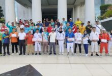 Photo of Bupati Loteng Serahkan Reward Atlet Peraih Medali PON Aceh–Sumut 2024