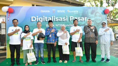 Photo of Bank NTB Syariah Digitalisasikan Ekonomi di Pasar Dasan Agung Mataram