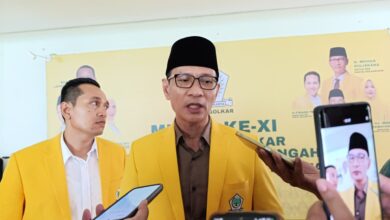 Photo of Mohan: HM Nursiah Harus Ambil Peran Sebagai Calon Bupati Loteng 2030