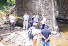 Photo of Komisi III DPRD Loteng Turun Cek Pembangunan Jembatan di Desa Mangkung