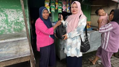 Photo of Persit KCK Cabang XXX Berikan Santunan Untuk Warga Kurang Mampu