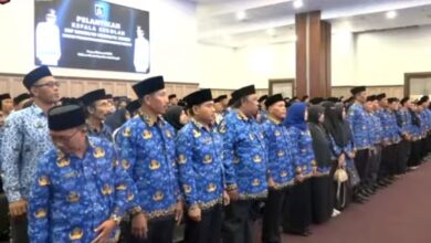 Photo of Bupati Loteng Lantik Ratusan Kepala Sekolah