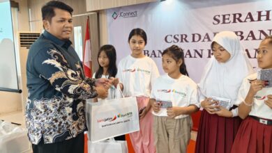 Photo of Bank NTB Syariah dan Bank Jatim Salurkan Kacamata Gratis bagi Pelajar di Jawa Timur