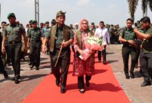 Photo of Mayjen TNI Edi Saputra Tiba di NTB, Awali Tugas sebagai Pangdam XXX/Rinambora